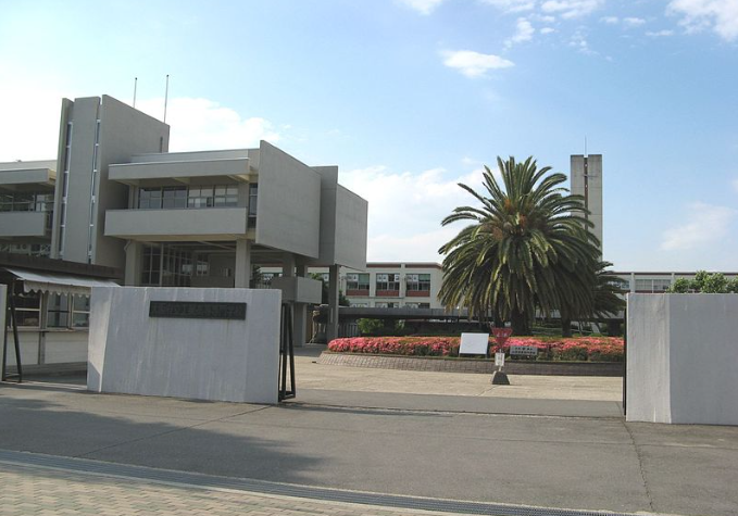 大阪公立大学工業高等専門学校の外観
