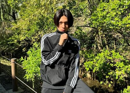 ジャージ姿の八木勇征
