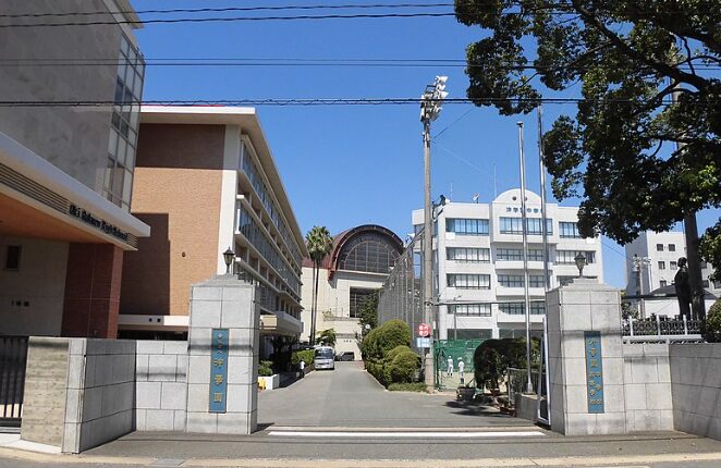 沖学園高校の校舎