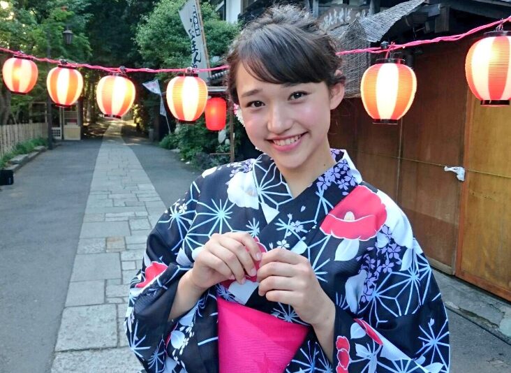 ゆかたのCMの白本彩奈