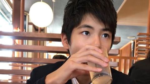 小宮璃央 学歴