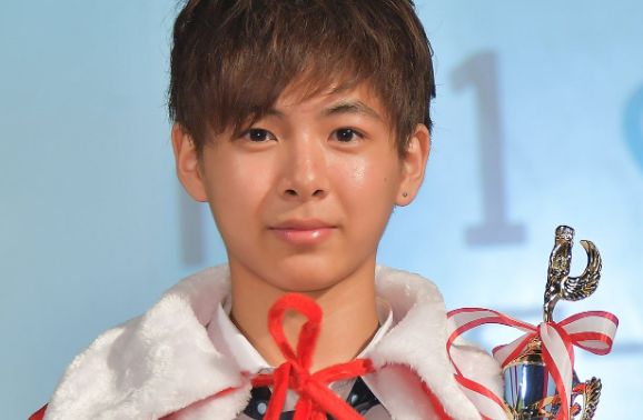 小宮璃央 学歴