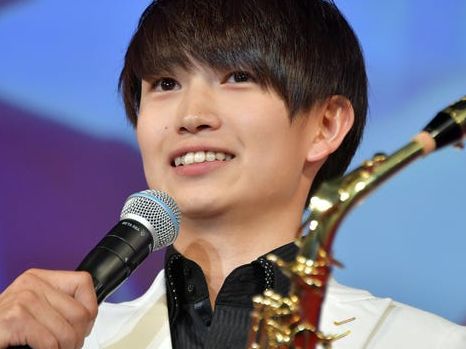 小宮璃央 学歴 綱啓永