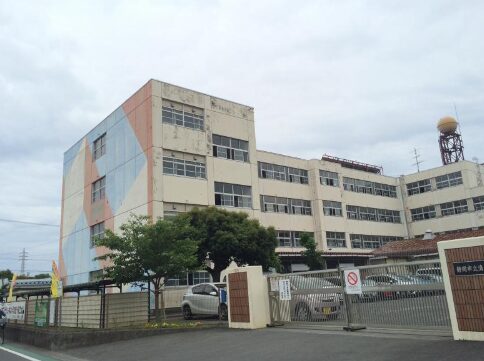 清水高部東小学校の校舎
