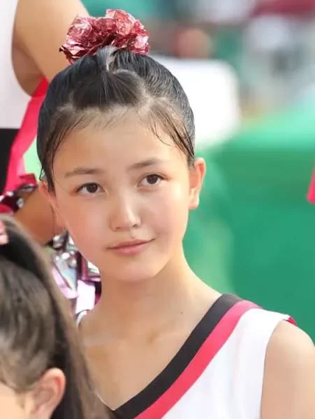 久保史緒里 中学生