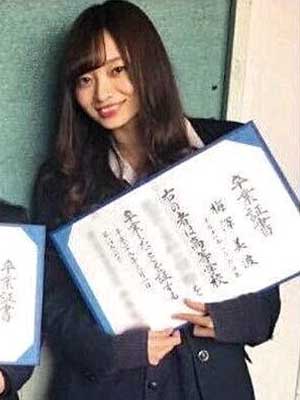 梅澤美波の学生服