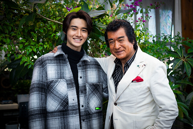 藤岡真威人　父