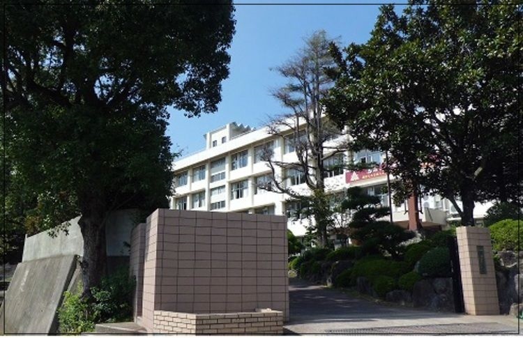 出口夏希の出身中学