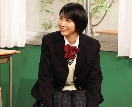 松本穂香の制服姿