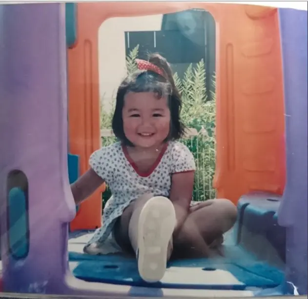 お笑い芸人やすこのかわいい幼少期