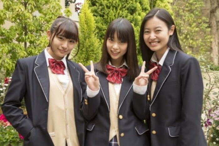 『恋と嘘』の映画に出演した田辺桃子、森川葵、浅川梨奈