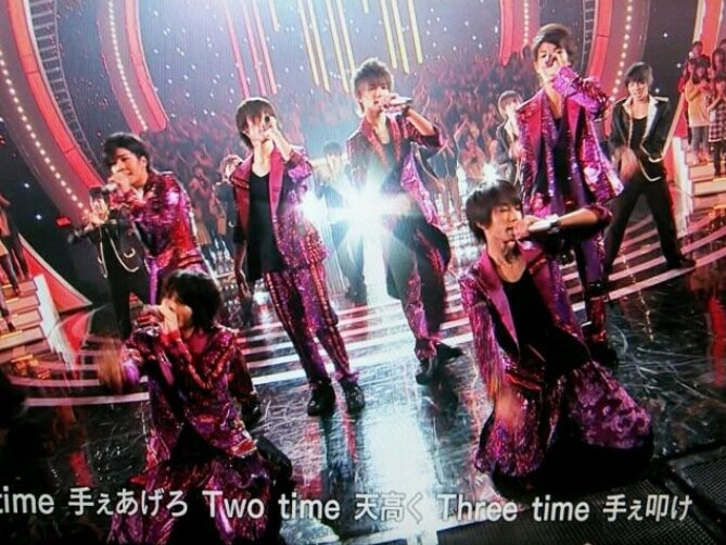 「ザ少年倶楽部」に出演したバカレア組