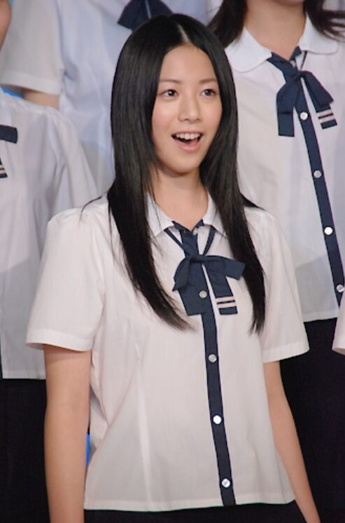 「うた魂（たま）♪」で制服を着ている女優・夏帆