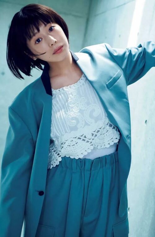 女優・夏帆のCLASSY.の特集カット
