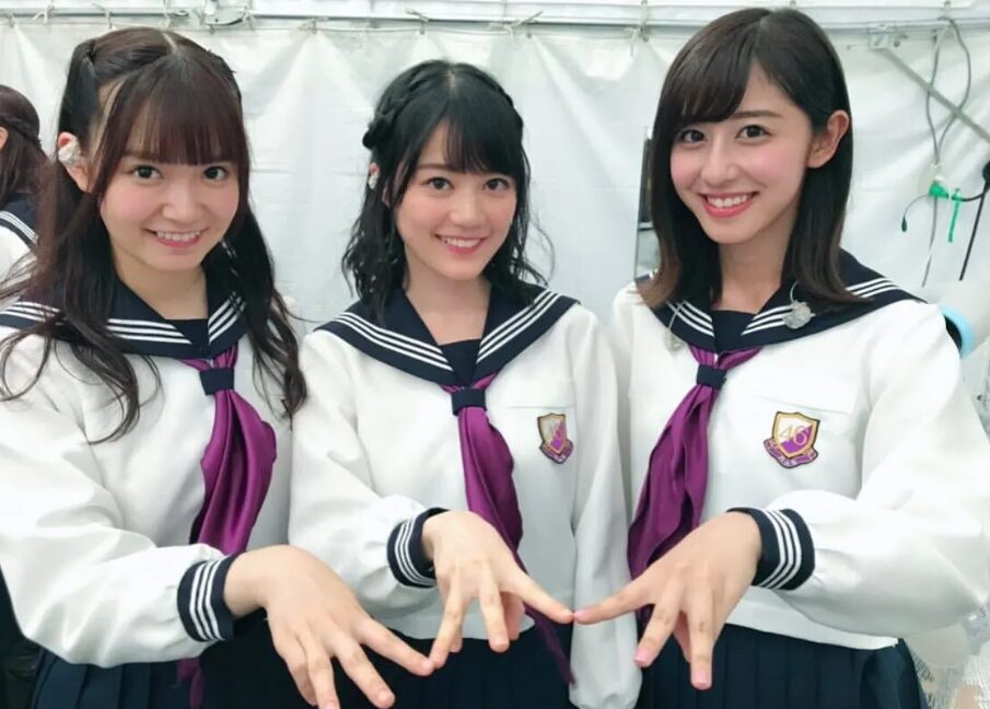 乃木坂の中3組としてポーズをとる斉藤ちはる
