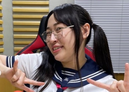 丸山礼　制服　X