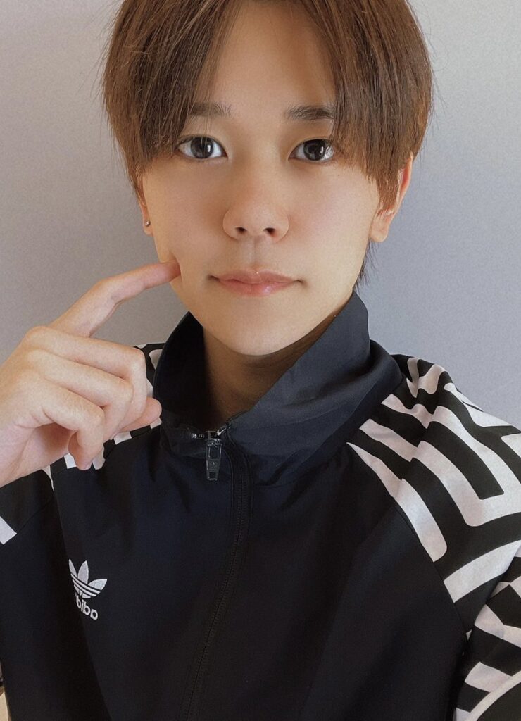 ジャージ姿のINI藤牧京介