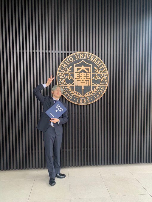 中央大学法学部を卒業したINIの高塚大夢