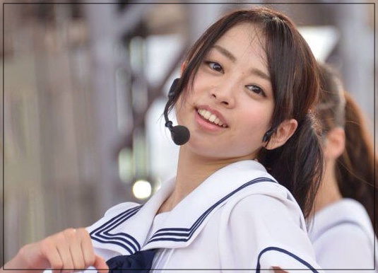 伊藤寧々　制服
