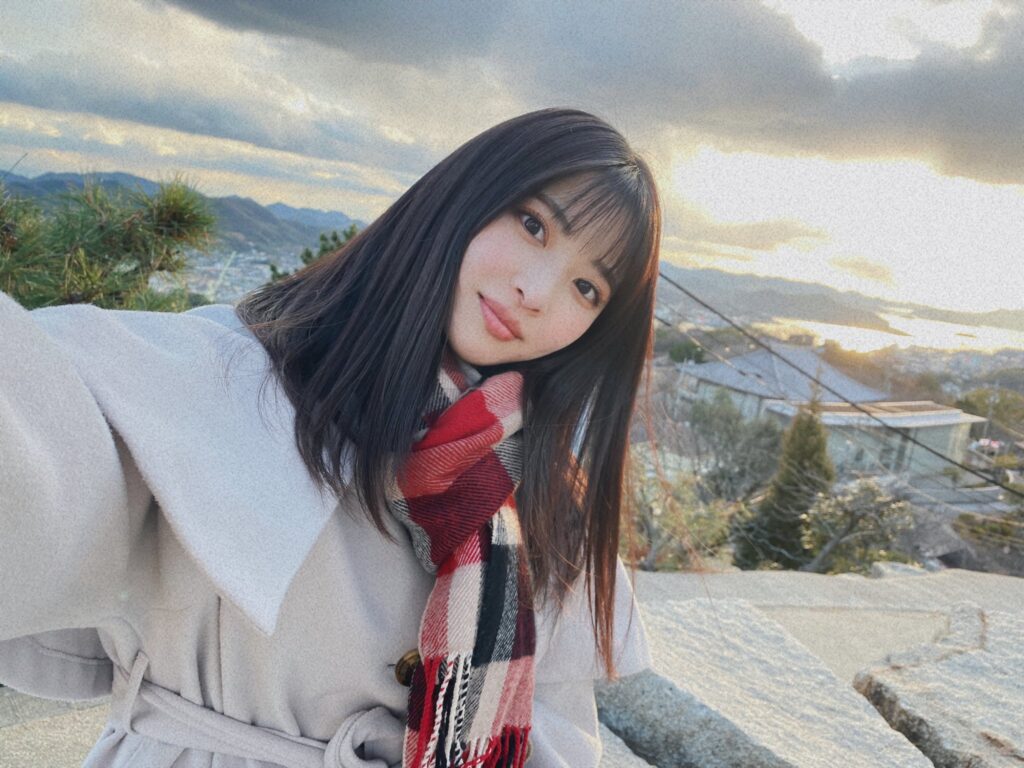 木下彩音 X
