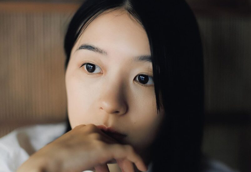 鳴海唯 学歴 中学