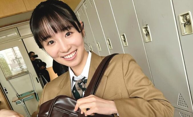 幸澤沙良　制服姿