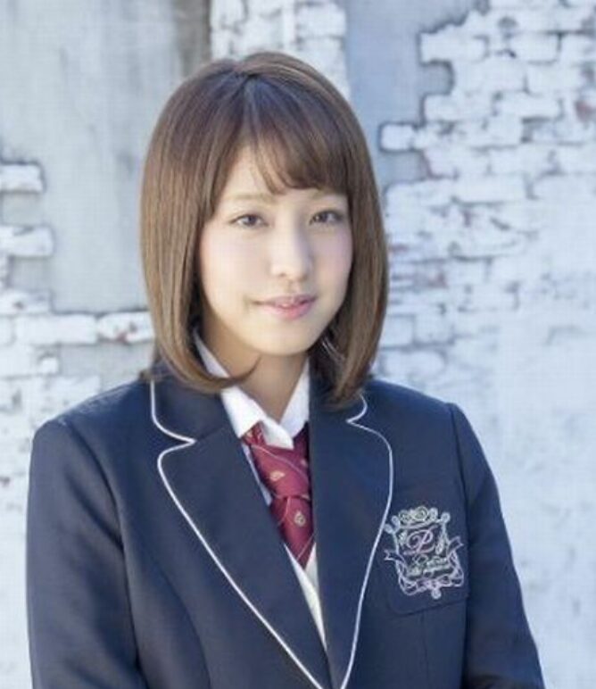 本郷杏奈 制服
https://www.pinterest.jp/pin/448248969145330467/