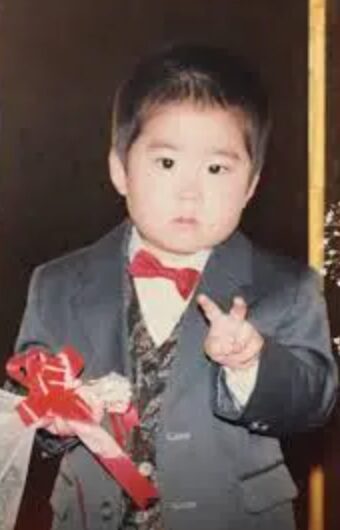 秋山寛貴 幼少期
https://resumedia.jp/32709.html