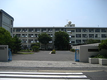 塚本恋乃葉 広島市立五日市南中学校 X