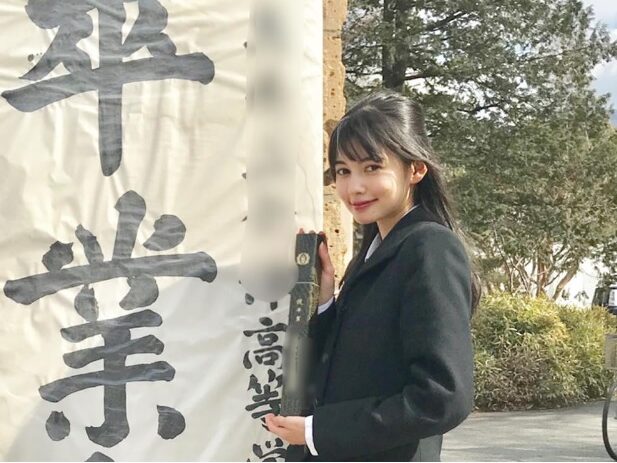 村上愛花　高校　X