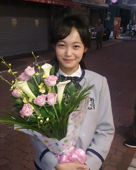 佐藤玲 制服姿