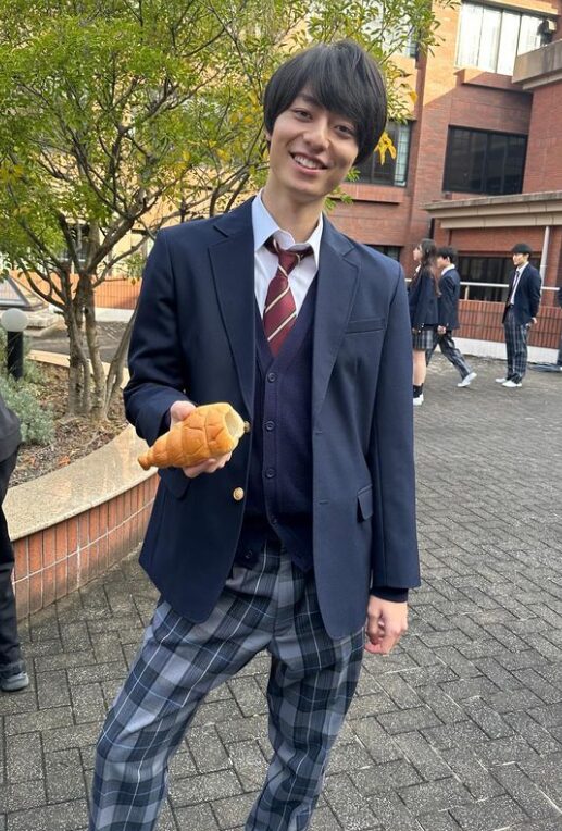 作間龍斗 制服姿