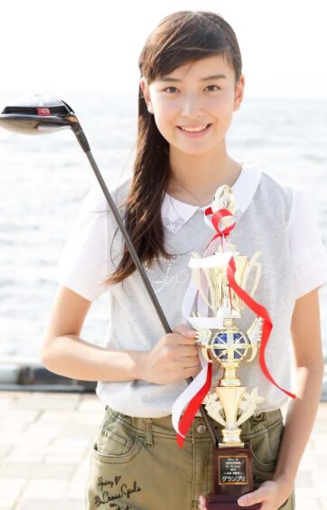 茅島みずき 中学時代
https://mdpr.jp/news/detail/1710128