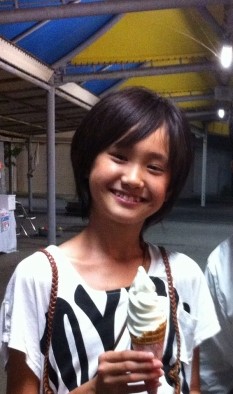 尾碕真花 小学6年生の頃の写真