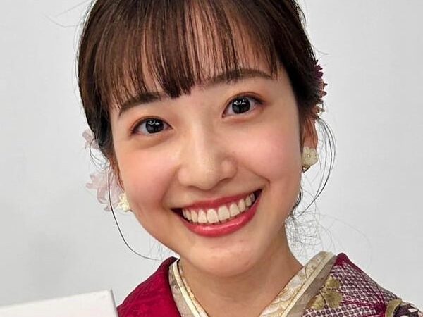 南後杏子　着物姿で笑顔の写真