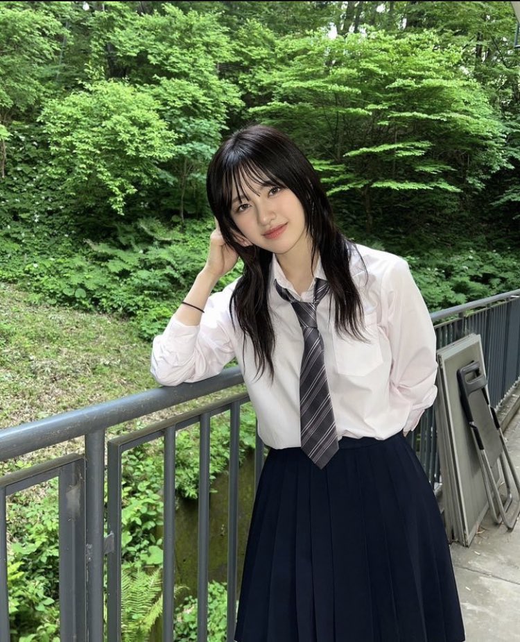 加藤心 ME:I 制服写真