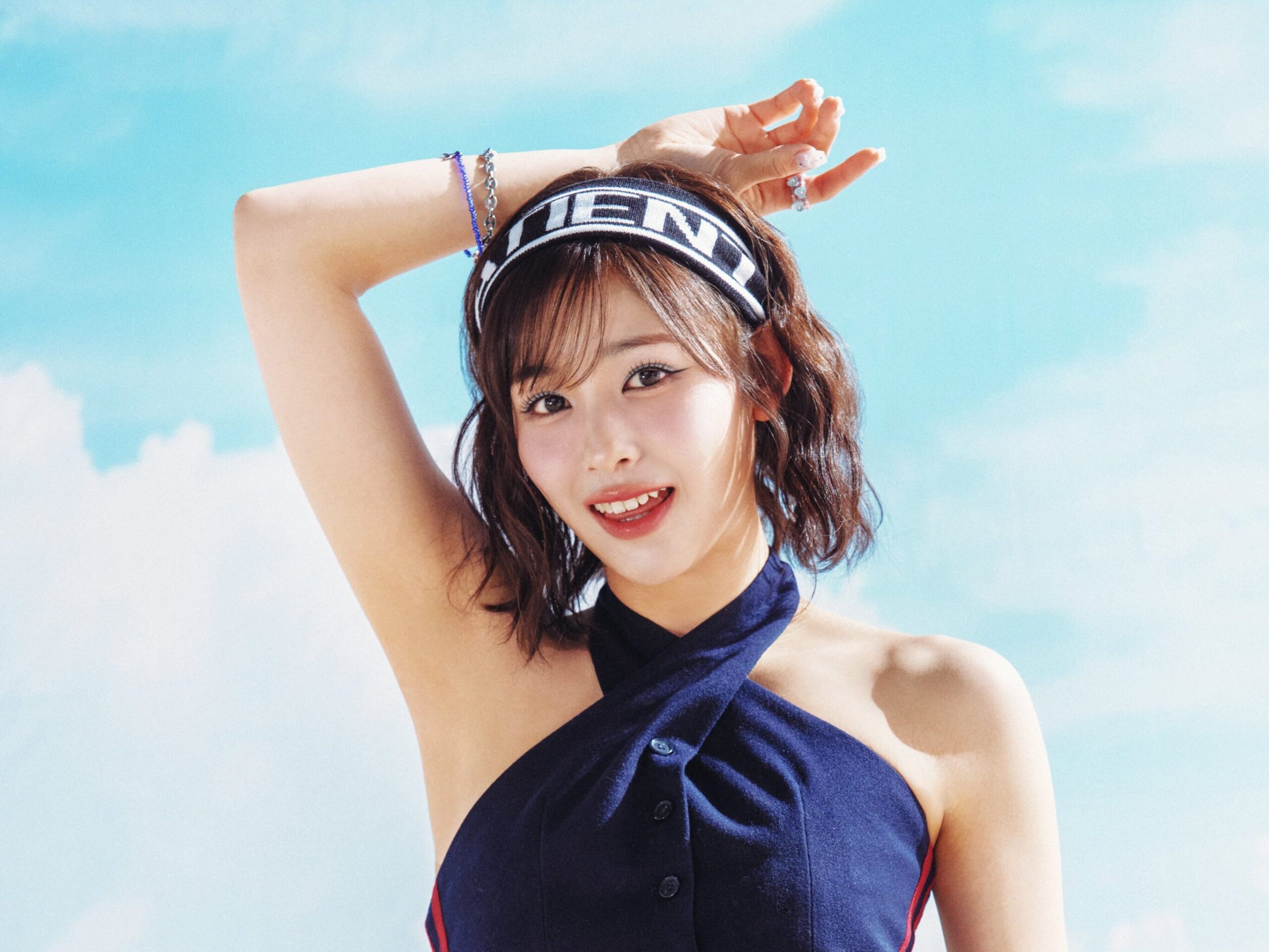 石井蘭(RAN)ME:I 新曲の公式写真