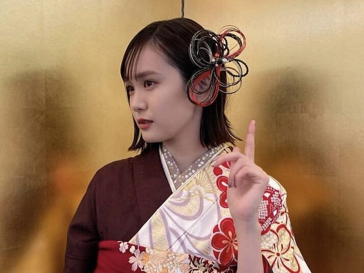 尾碕真花 写真