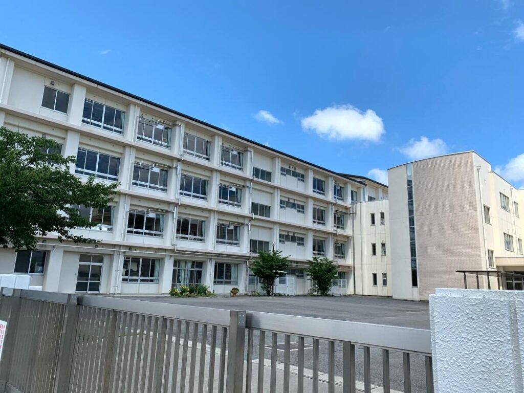 牧野真莉愛 西尾中学校