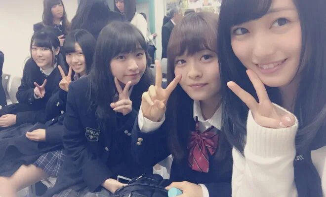 村山彩希 向井地美音 高校同級生