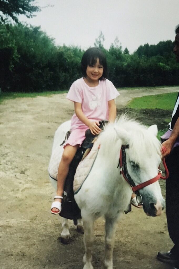 吉本実憂　幼少期　Ｘ
