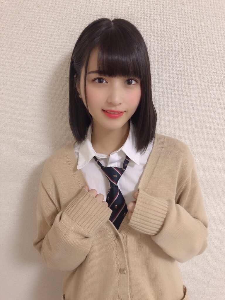 佐々木舞香学歴 制服