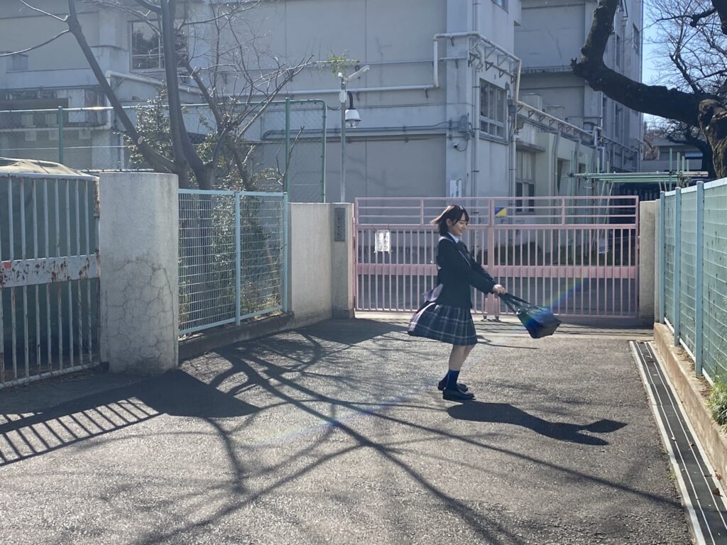 田口愛佳学歴 制服