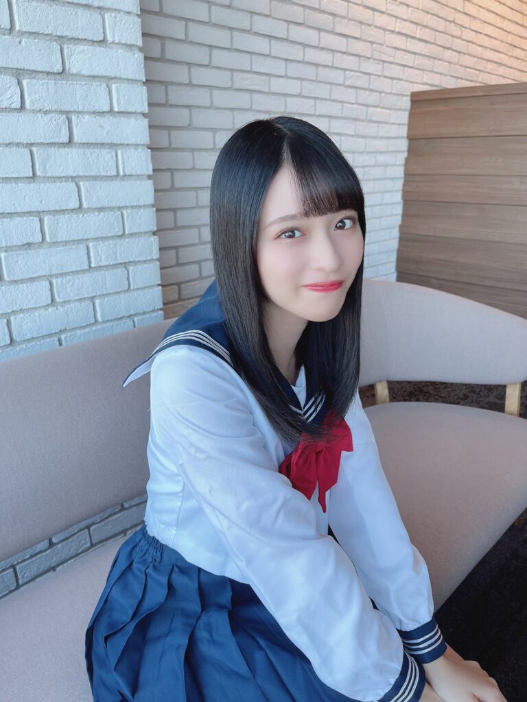 佐々木舞香学歴 制服