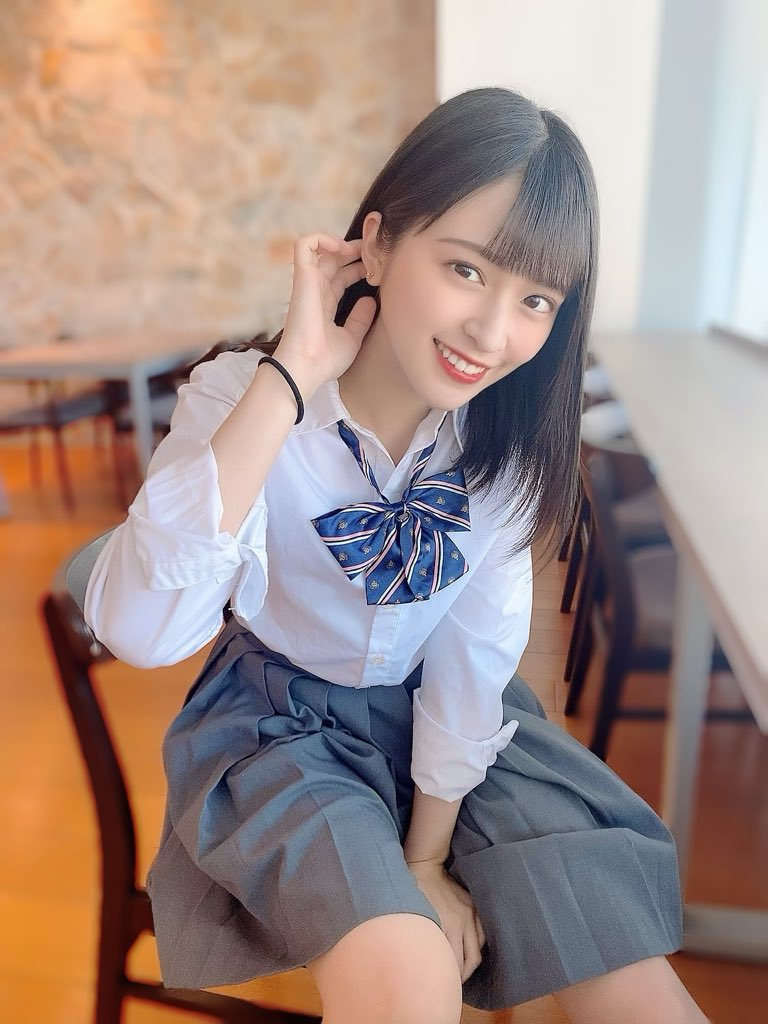 佐々木舞香学歴 制服