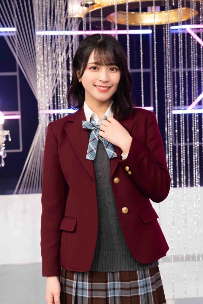 佐々木舞香学歴 制服姿