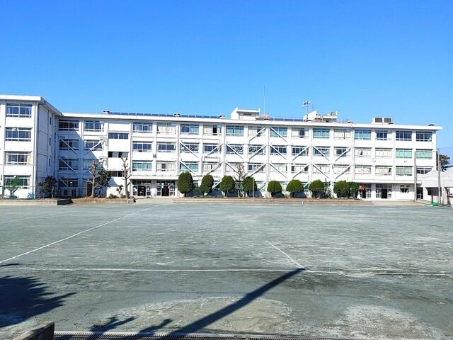 志田彩良 中居正広 明治中学校