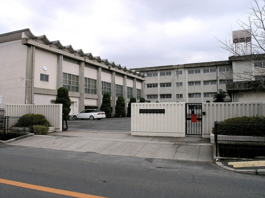 西尾隆矢 高安中学校